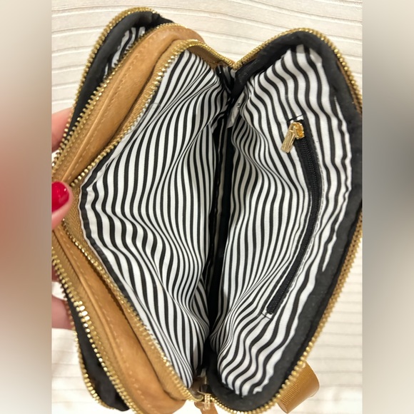 Radrev OG Sling Wallet in Oak - Picture 8 of 8